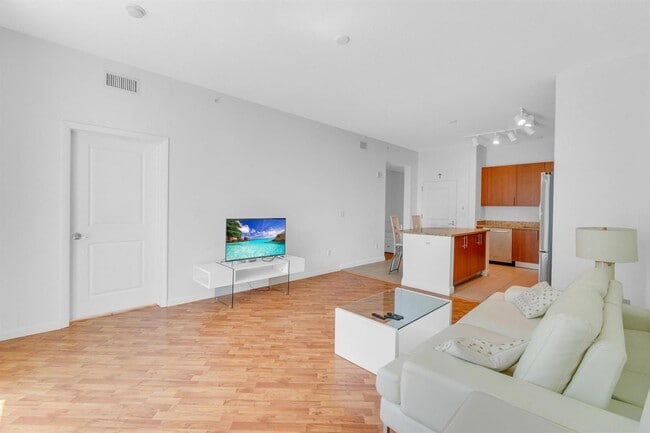 Building Photo - 1945 S Ocean Dr