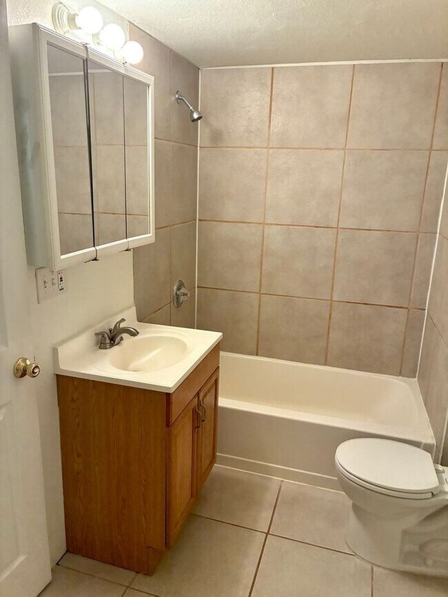 Foto del edificio - 1 Bed 1 Bath Apartment Near City Park!