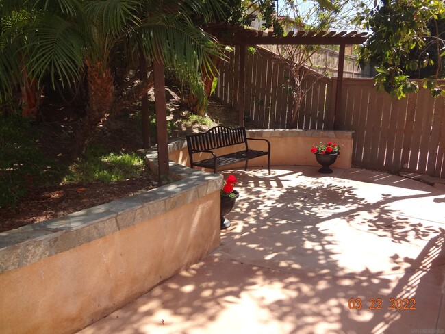 Building Photo - 10244 Paseo De Linda