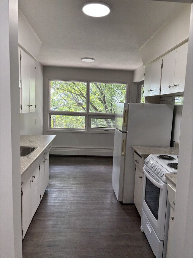 Building Photo - Alpine Villa