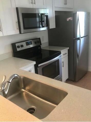 Building Photo - 6796 Palmetto Cir S