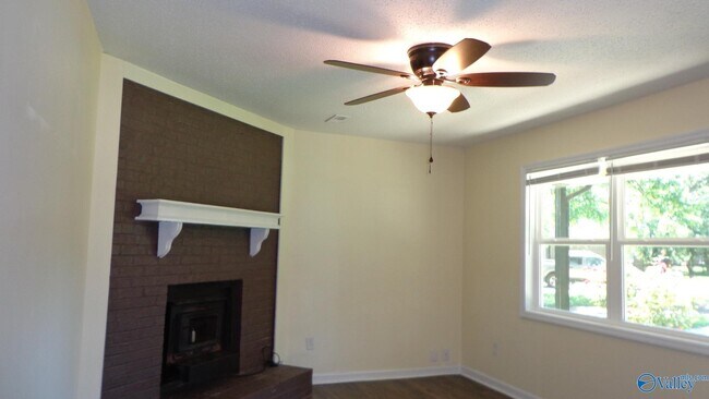 Building Photo - 3910 W Oak Way SW