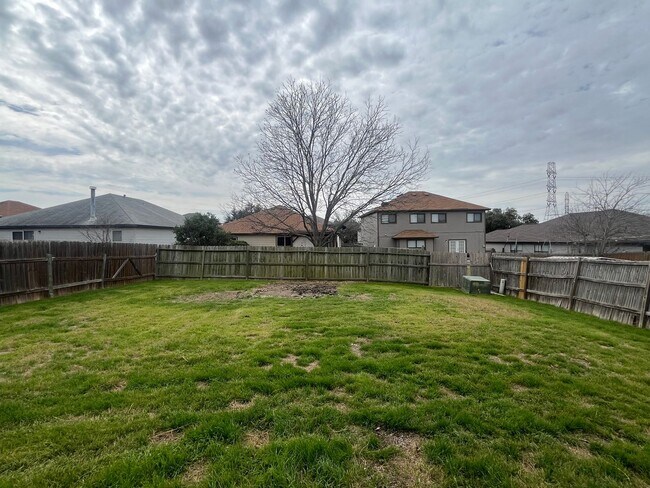 Foto del edificio - 8014 Chestnut Cedar Dr