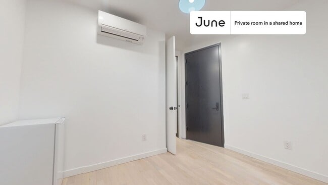 Building Photo - Room in Shared 4 bed/2 bath home