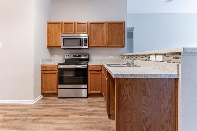 Foto del edificio - 2000 Natchez Dr