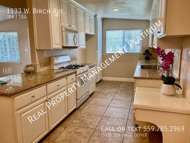 Building Photo - $1,895 Pinedale, 3 Bedroom/1Bath W. Birch ...