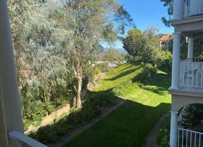 Building Photo - 1 bd 1.5 ba apartment home in the Gated 55...