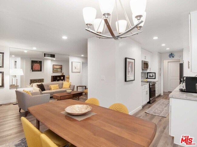 Foto del edificio - 424 N Palm Dr