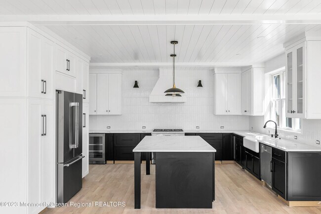 Foto del edificio - 21 Lakeside Ave