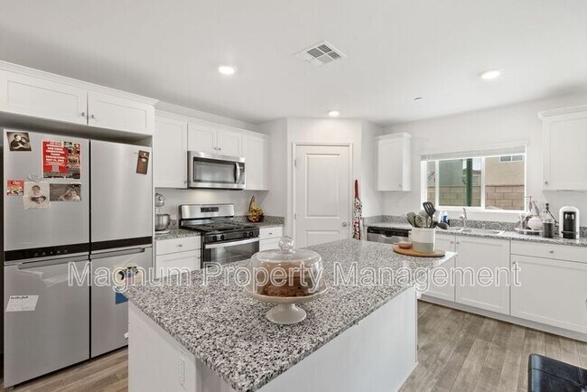 Building Photo - 30907 Challenger Ct