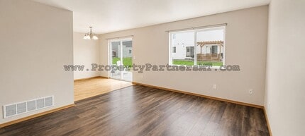 Building Photo - 892 N River Rock Dr