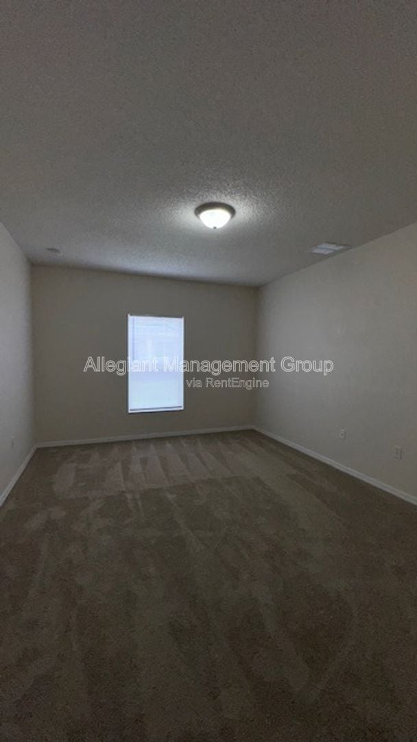 Photo - 939 Halifax Dr House