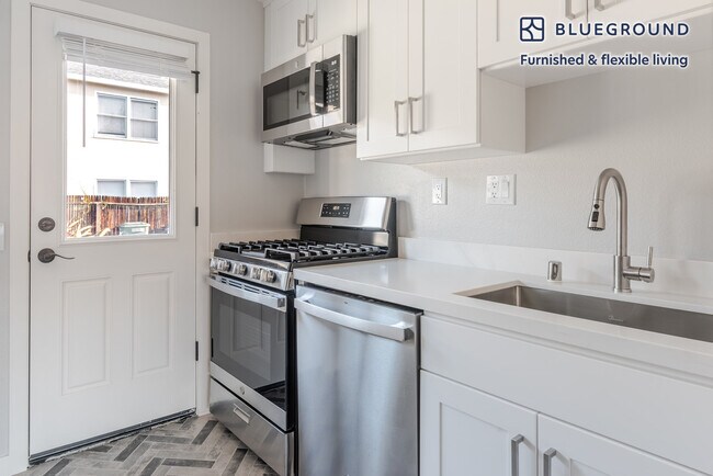 Foto del edificio - 1058 Noel Dr