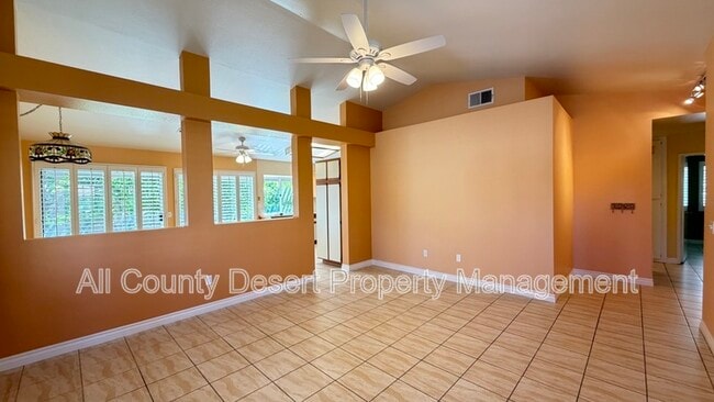 Foto del edificio - 40732 Flying Sea Rd