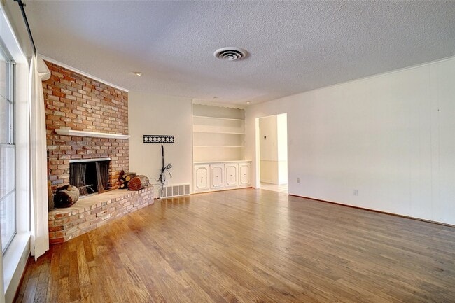 Foto del edificio - 6348 Juneau Rd