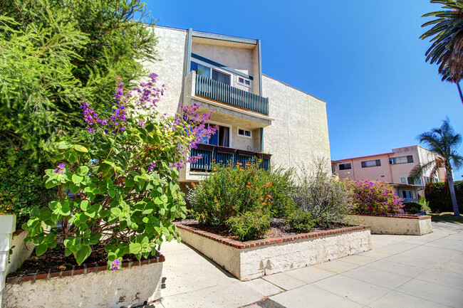 Building Photo - 1317 12th St
