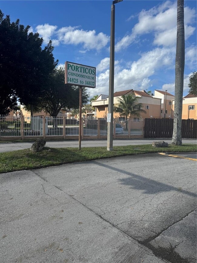 Foto del edificio - 14829 SW 80th St