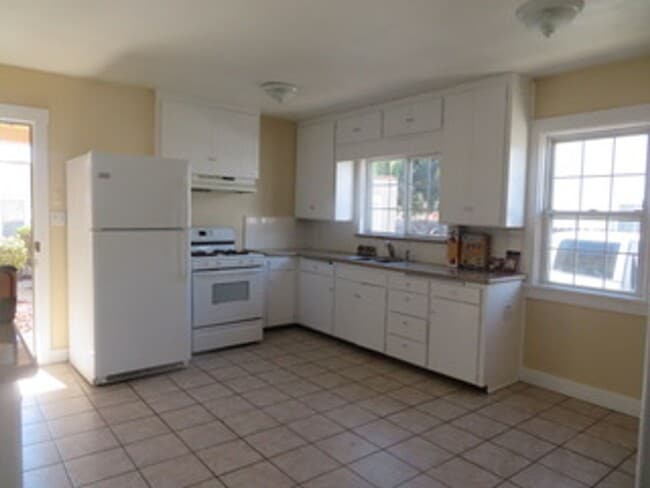 Foto del edificio - 2 BD / 1 BTH Hidden Gem in Santa Maria