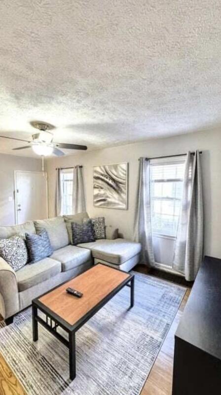 Foto del edificio - 148 Shawnee Pl