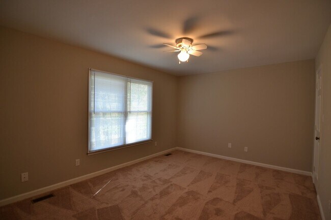 Dormitorio 2 - 730 Branniff Dr