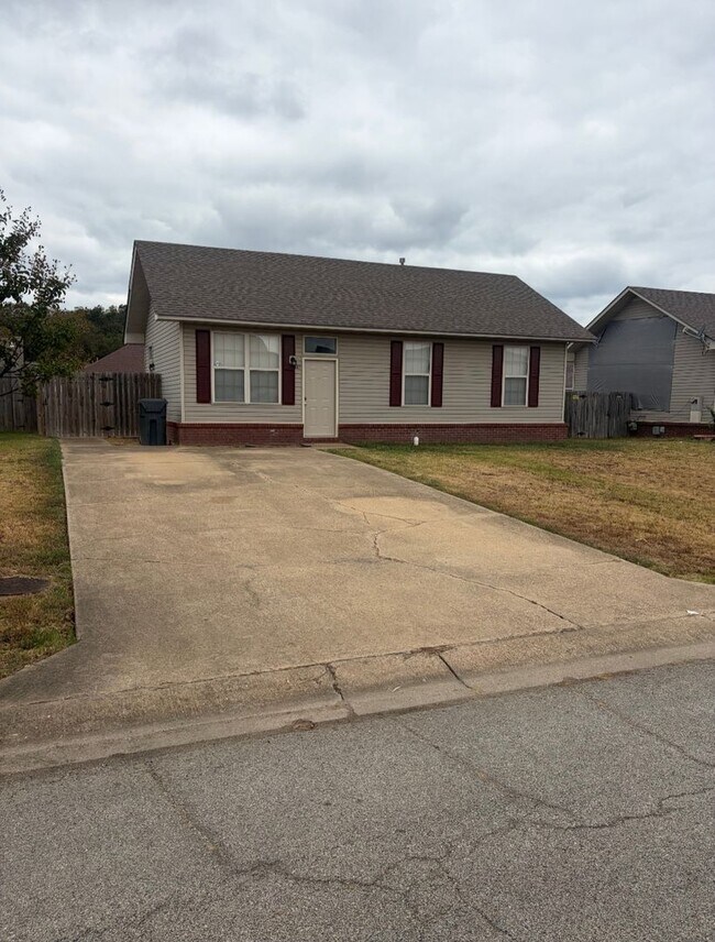 Building Photo - 1817 Dara Dr