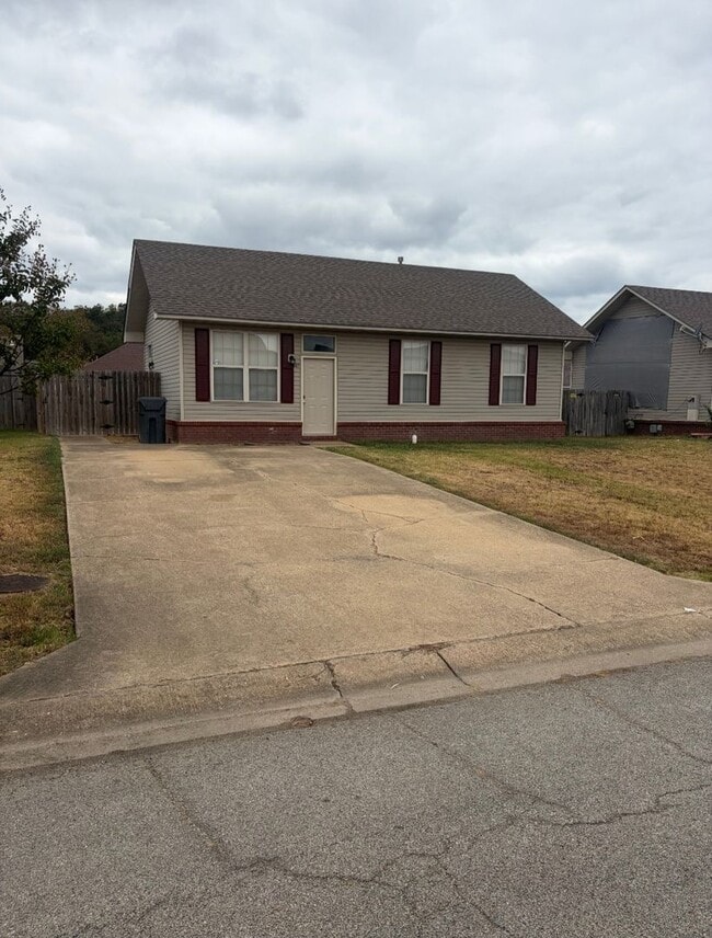 Building Photo - 1817 Dara Dr