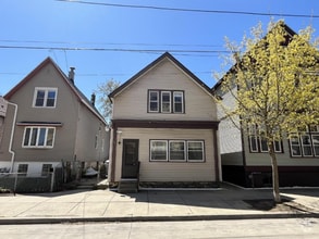 Building Photo - 923 E Clarke St