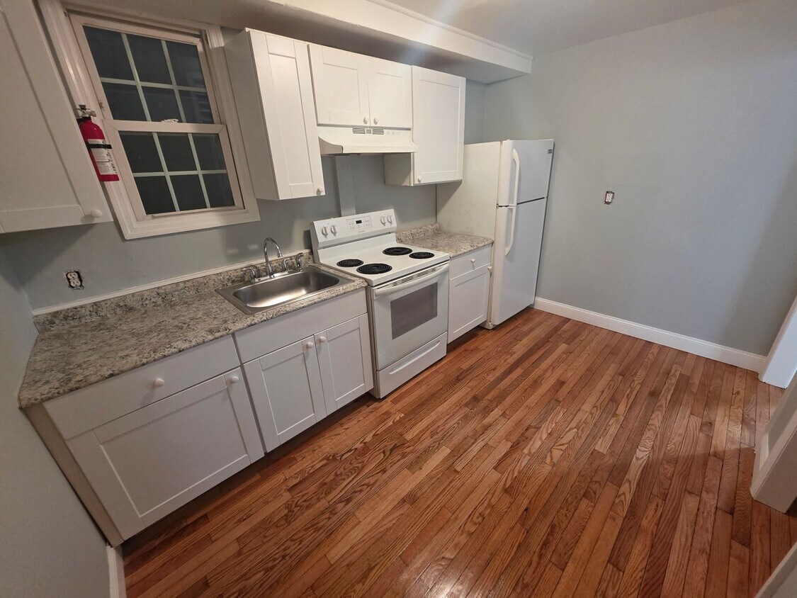 Foto principal - 3288 Franklin Ave
