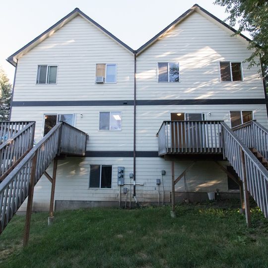 Building Photo - 462 NW Webb St