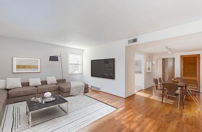 Building Photo - 8160 Whitburn Dr