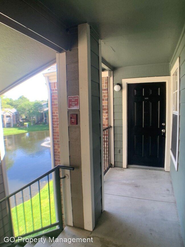 Building Photo - 2 br, 2 bath House - 2225 Metropolitan Way...