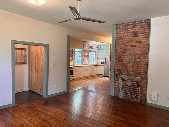 Building Photo - 513 N Loudoun St