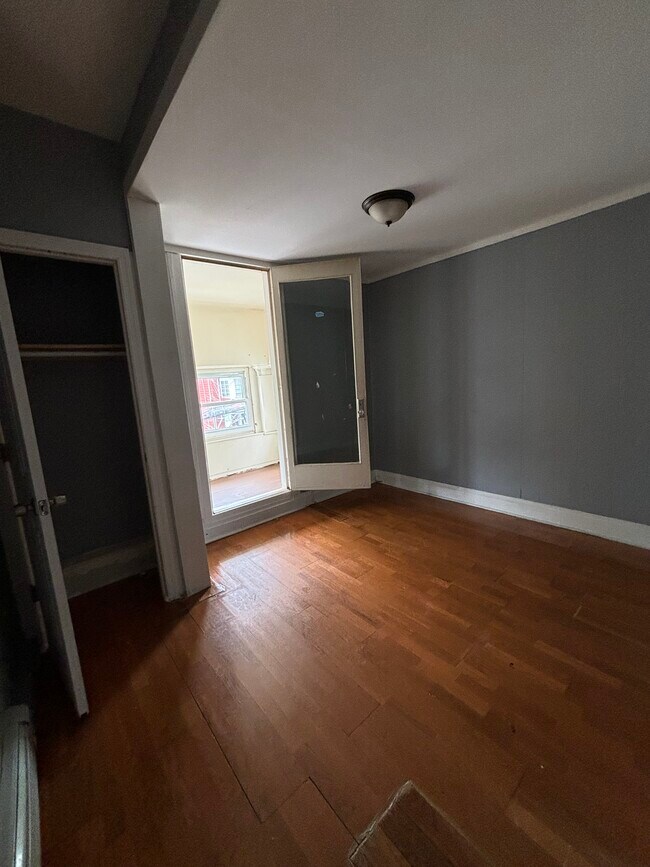 Foto del edificio - 888 S 18th St