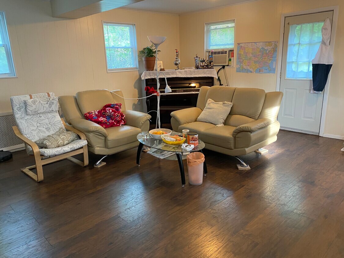 4 Potters Ln, Great Neck, NY 11024 House Rental in Great Neck, NY