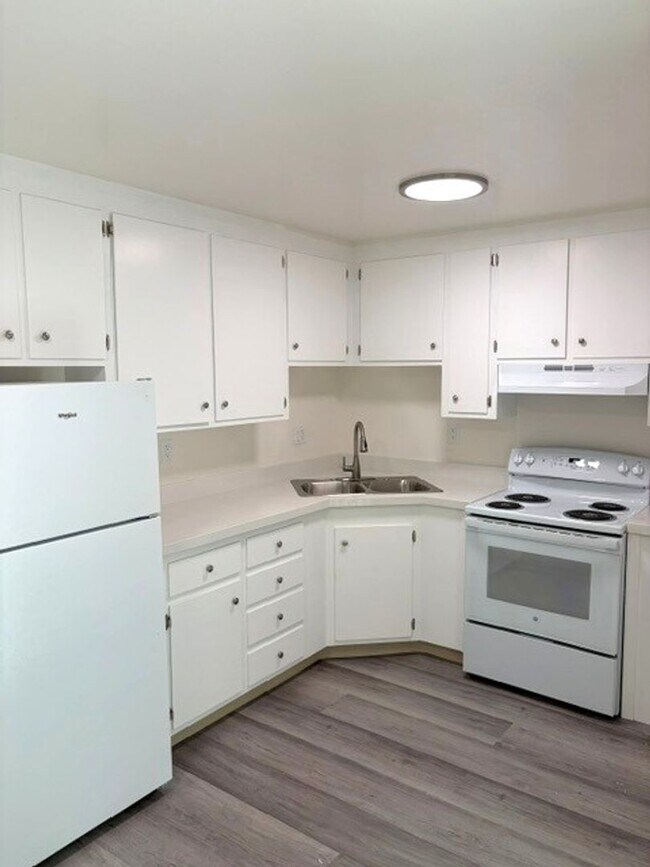 Building Photo - 1732 Noranda Dr