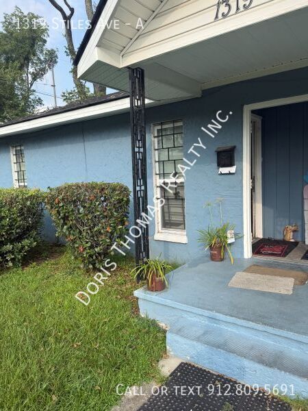 Building Photo - 1319 Stiles Ave