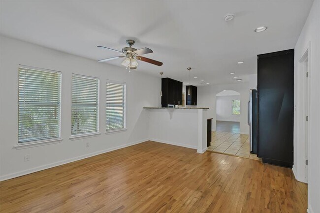 Foto del edificio - 3700 Harmon Ave