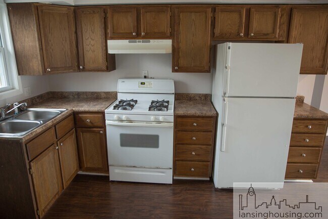 Building Photo - 317 E Hillsdale St