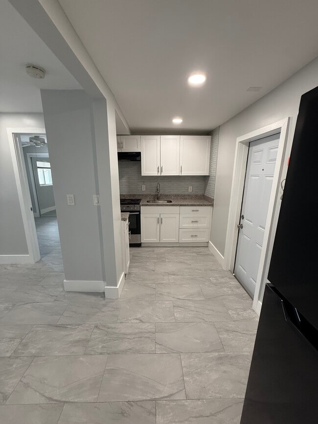 Kitchen - 4510 SW 19th St