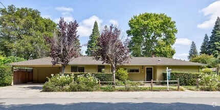 Building Photo - 260 Santa Monica Ave