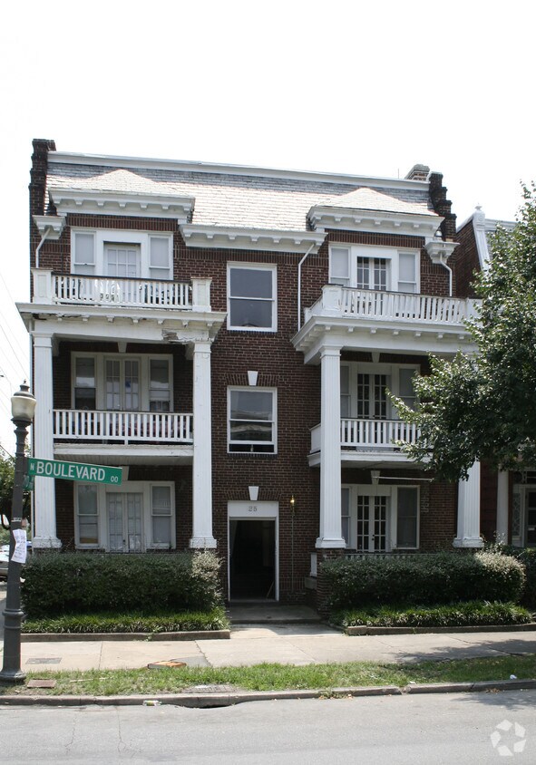 Foto principal - 25 N Arthur Ashe Boulevard