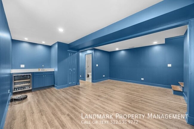 Building Photo - 4836 N Albany Ave