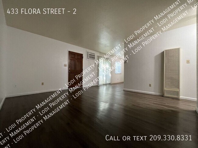 Foto del edificio - Downstairs 2 Bedroom
