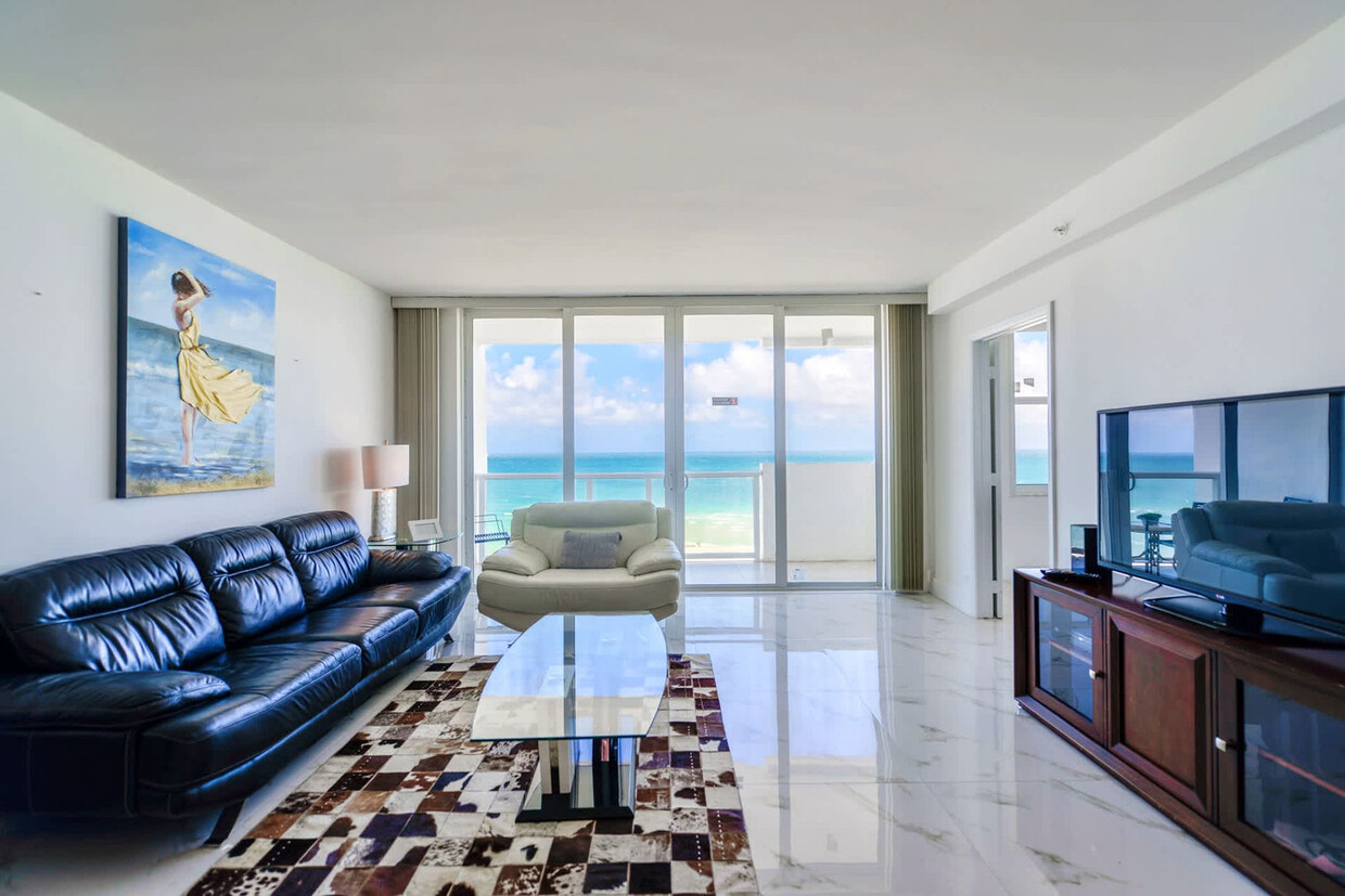 Foto principal - 5601 Collins Ave