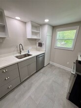 Building Photo - 602 Miles Dr