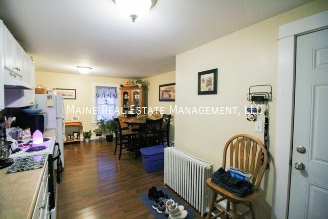 Building Photo - 48 Elm St