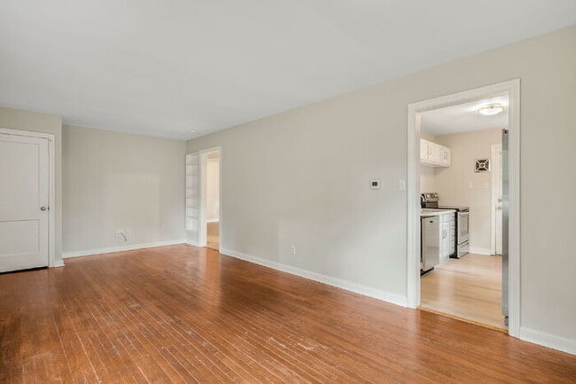Building Photo - 1710 Westhill Rd