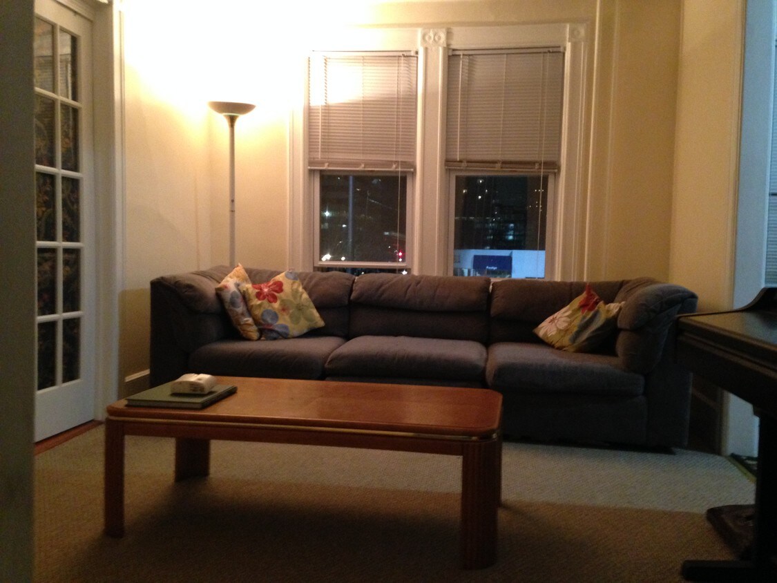 Foto principal - 60 W Broad St
