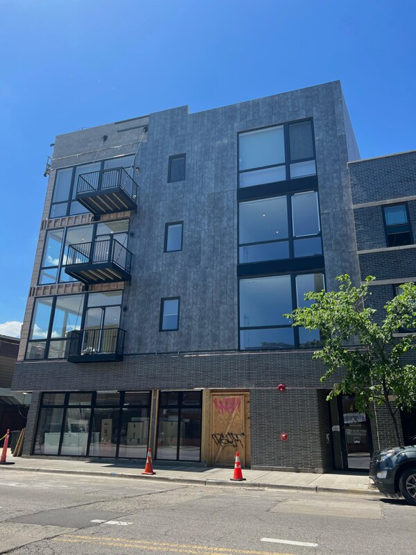 Building Photo - 4410 N Clark St