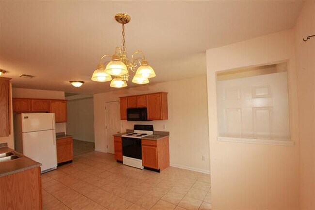 Foto del edificio - 601 Sherard Cir